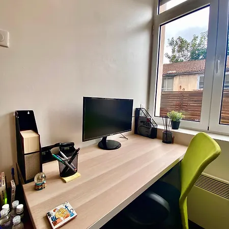 Apartment Integral , La Defense Paris , Propre A Cote De Tous Commodite Nanterre