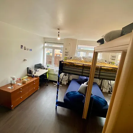 Integral , La Defense Paris , Propre A Cote De Tous Commodite Nanterre